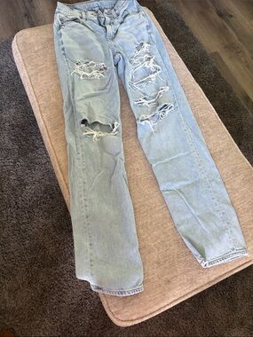 American Eagle Outfitters Light Wash Distressed Baggy Jean